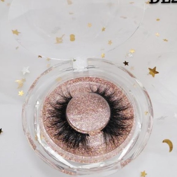 Lashes!! - Picture 1 of 8